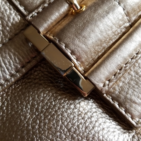 MICHAEL KORS GOLD CROSSBODY PURSE - Picture 4 of 8